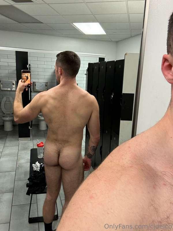 Hope your day is as peachy as my ass 🥵 🍑