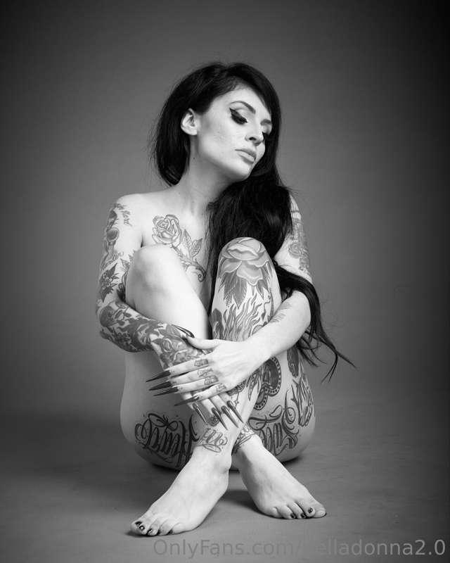 NSFW images on my page @xbellaxdonna