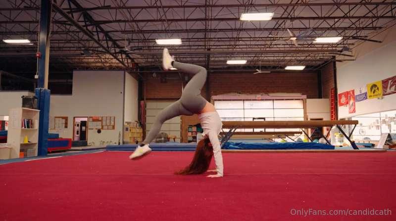 Practicing my back walkover 😋