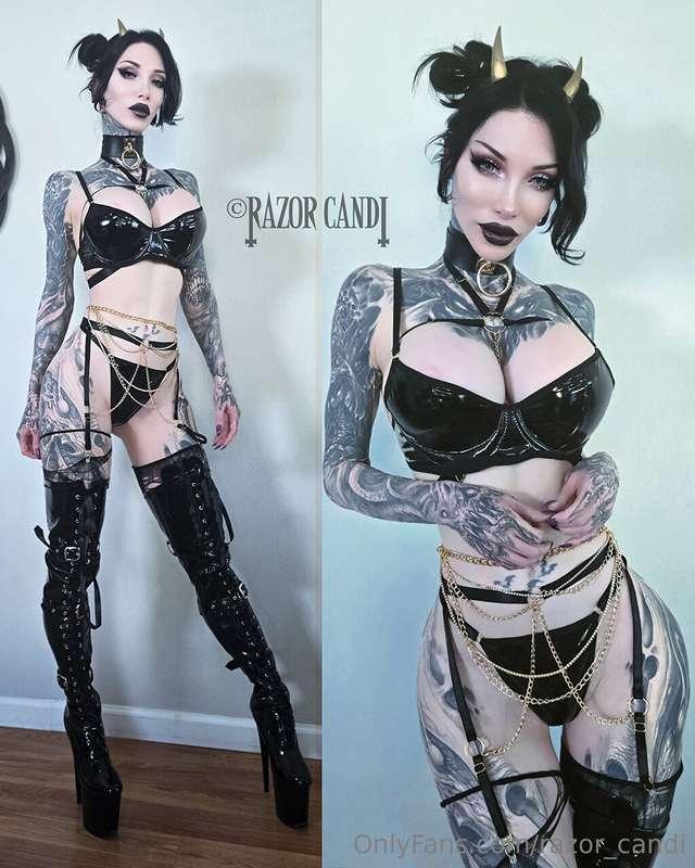 Have a wicked Sunday 😈unlock to see the topless/nude version..