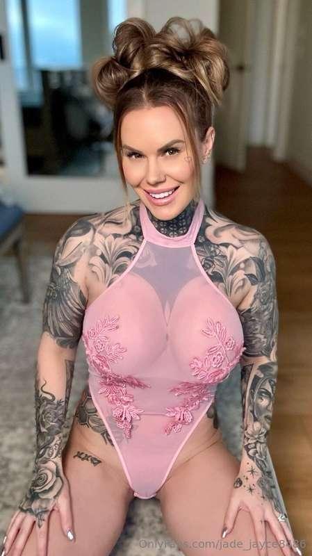 Let me distract you 🙈