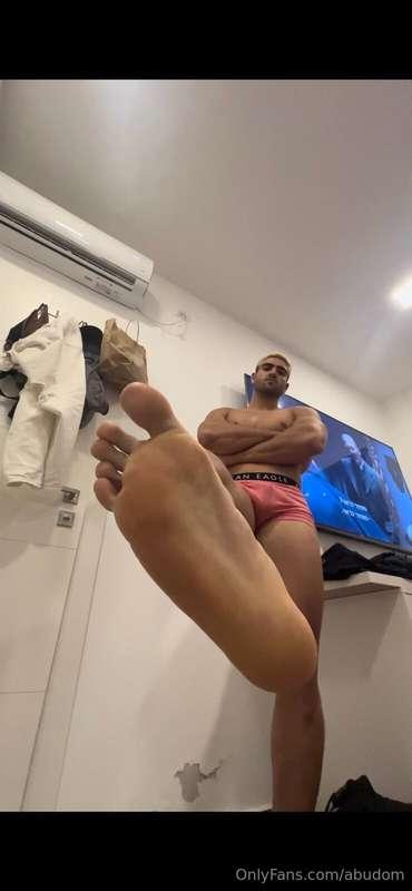 Kneel down and get some (c)loser