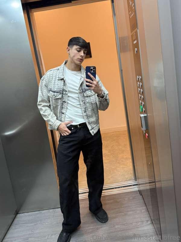 Hi! 😏