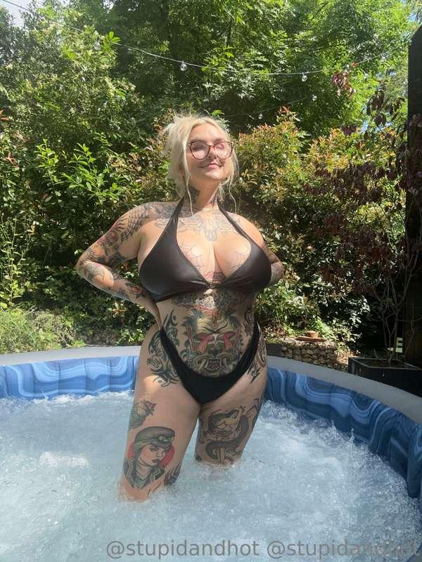 just love a simple black two piece 😎 btw sale on my premium ..