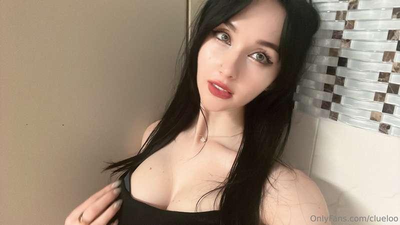 let's start this month a little spicy 😘🍒