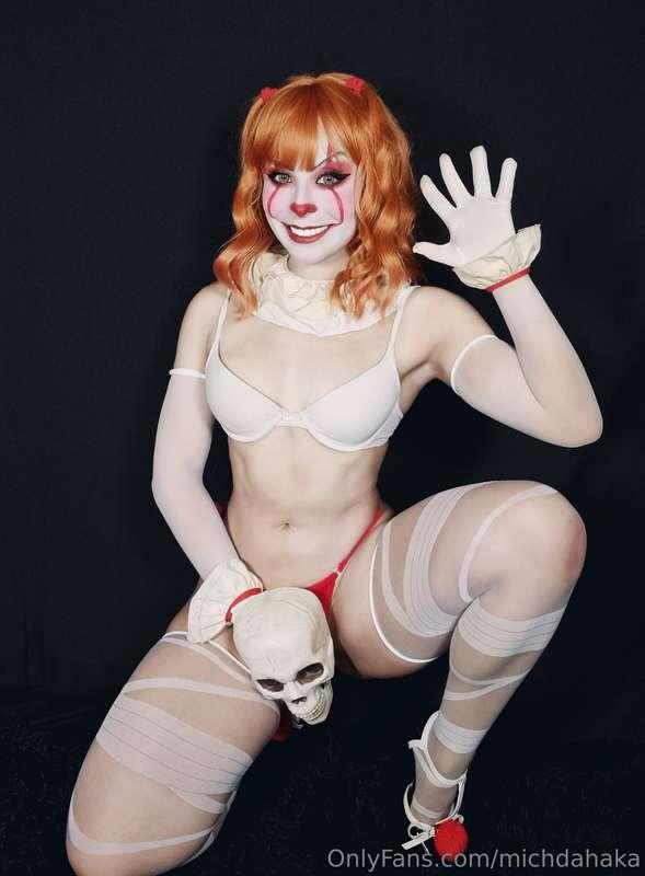 🤡🔥 ¿que opinas de pasar un rato con esta payasita? 👀