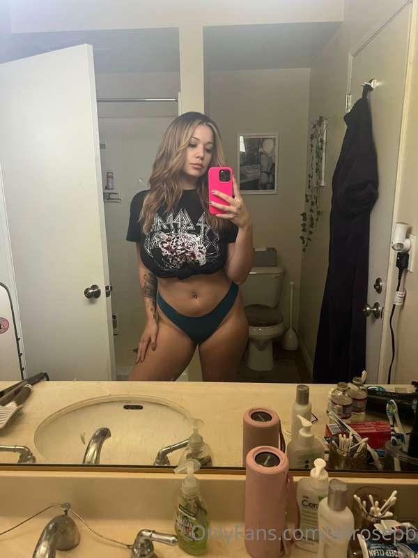 Happy Friday 😘