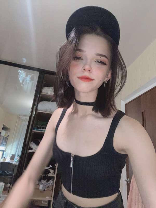 🥸