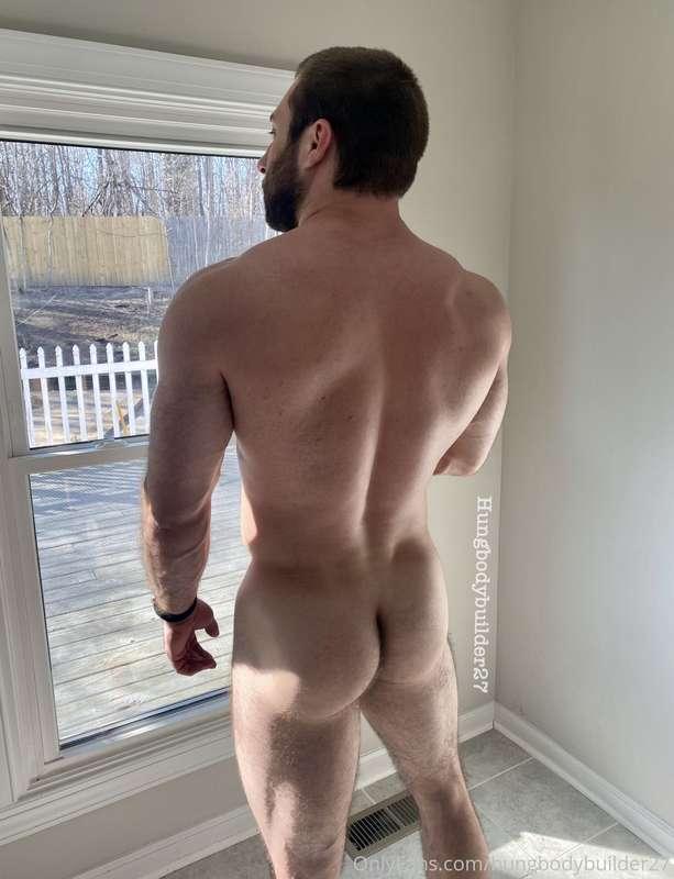 I cannot get enough of my own ass lately 🥵🍑 happy hump day e..