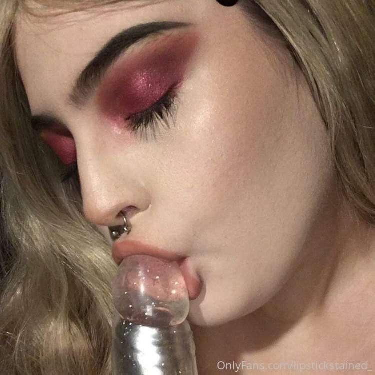 lipstickstained_ image #2