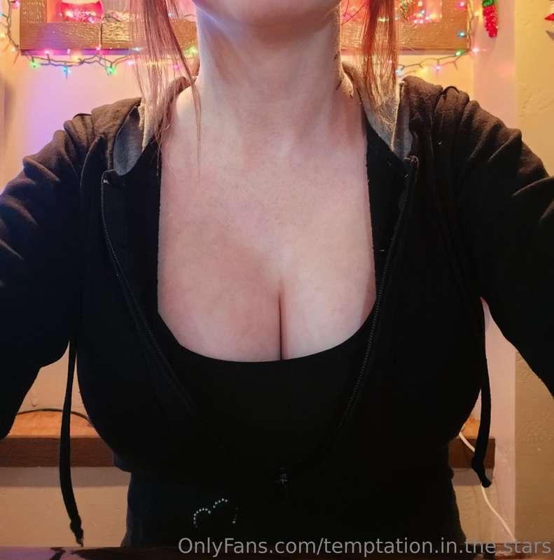 Sitting at the bar listening to the guys on stage, bartendin..