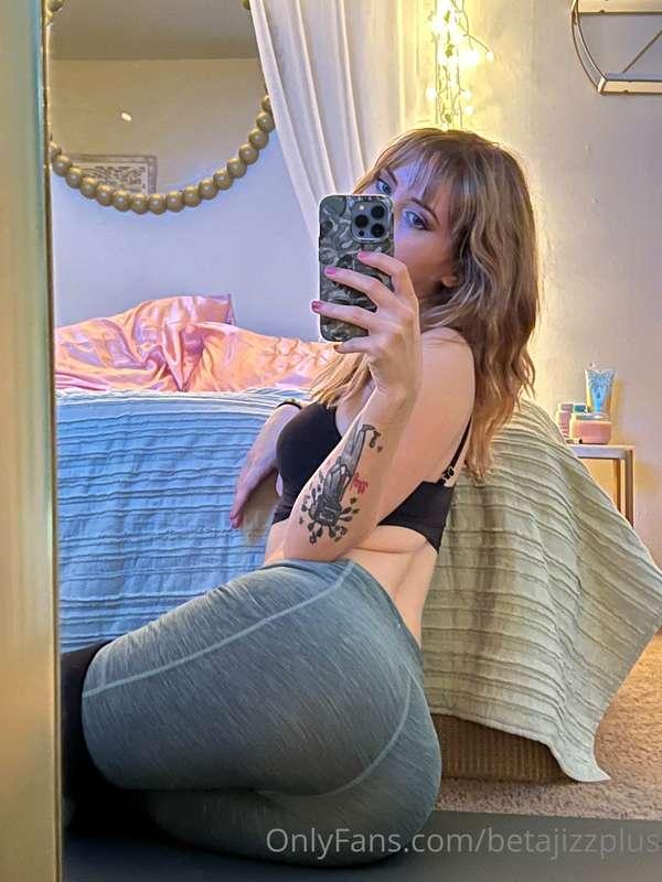 should my next video be solo or b/g? 🖤