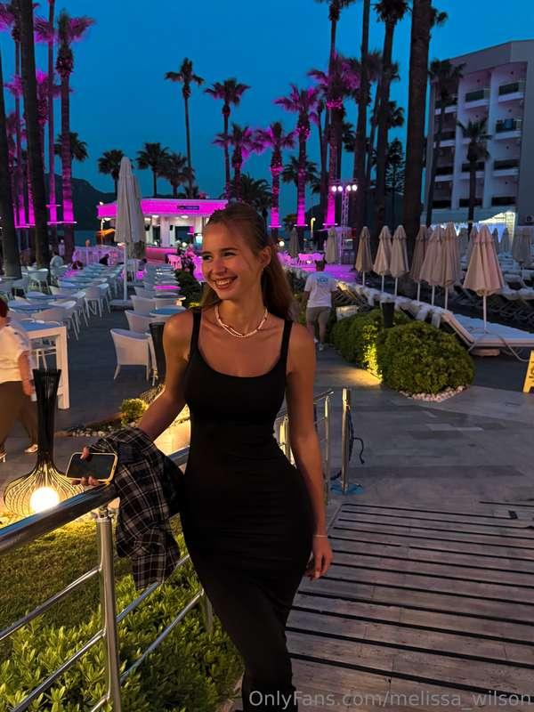 Bright evenings, when the sky glows and so do I. ✨🌆There’s s..
