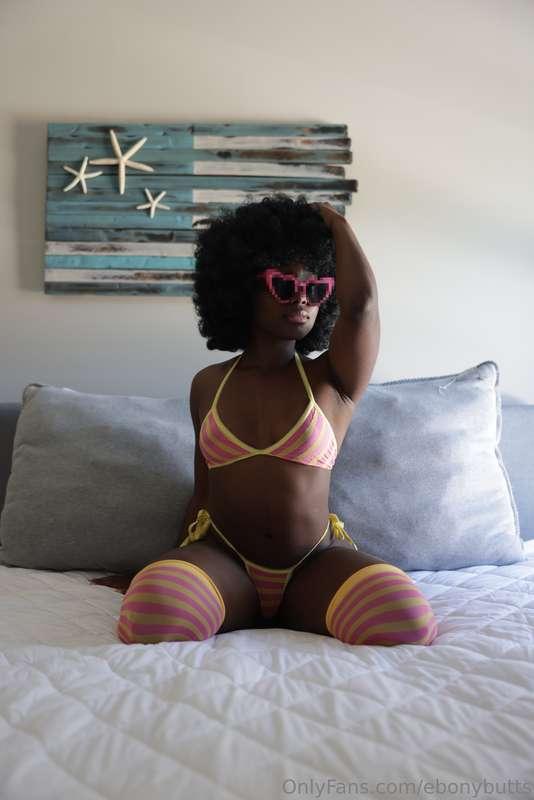 ebonybutts image #0