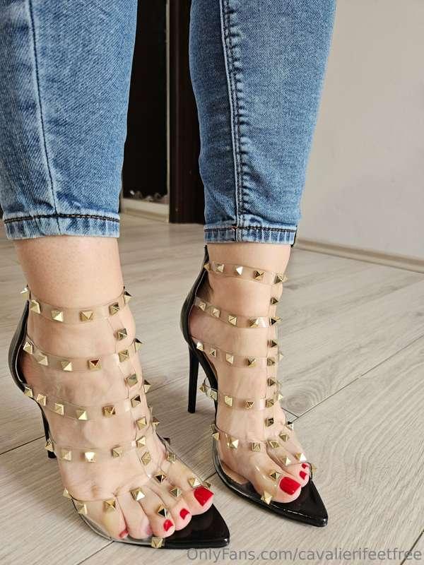 Sexy heels, who would spray them?