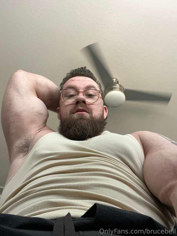 Get on your knees right now 😏