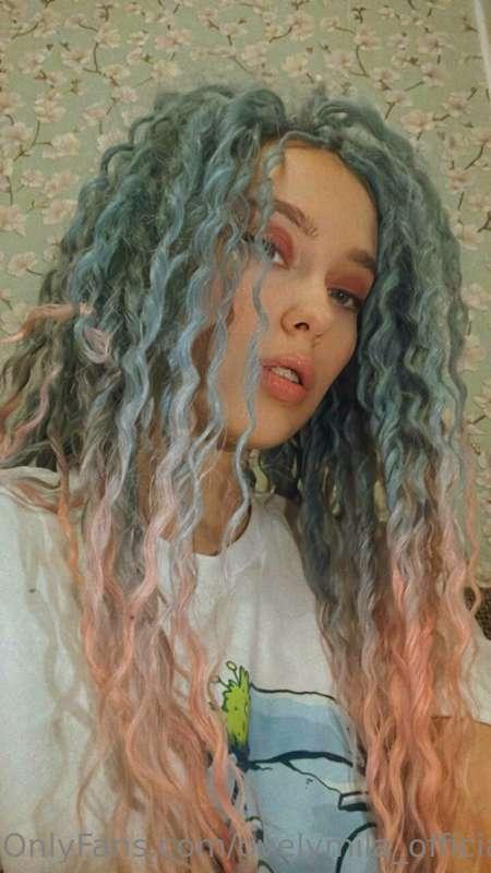 I have a new hair style😉 It makes me feel even brighter, it ..