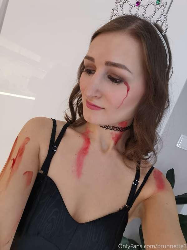 Kleines Bildchen, gleich geht es los zur Halloween-Party ⚰️ ..