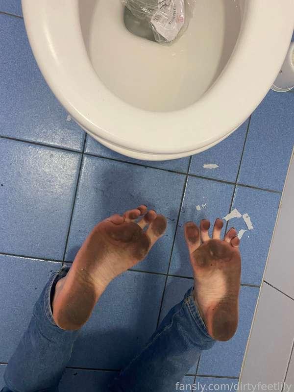 dirtyfeetlily image #2