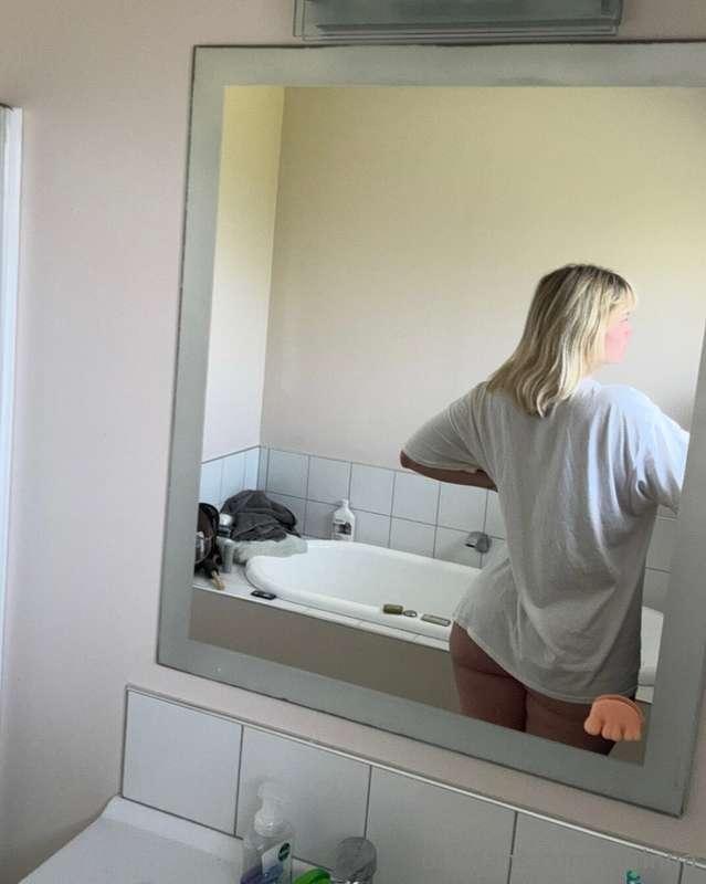 let me wear your t-shirt
