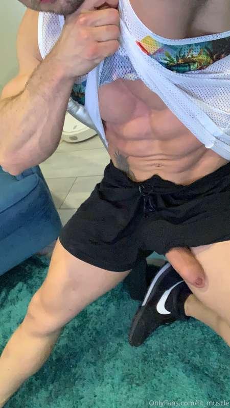 After the gym, always with tired legs….