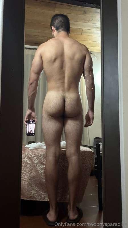 Who wants to smack it ? 😈🍑