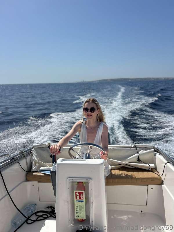 If I was your captain - would tust me with your life? 😅Be ho..