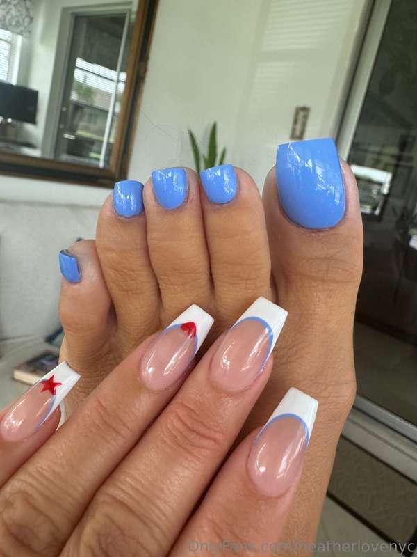 🚨Fresh Pedi!🚨 You are the first to see!!🤩 What do ya think?🇺..