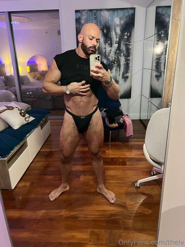 Wanna be my jerking off partner today, baby? 😜