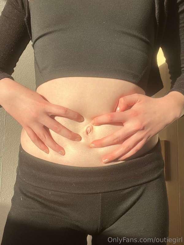 Don’t you think my little button looks so cute 🥰 Send me som..