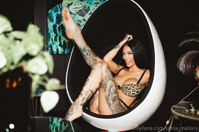 Spill a little secret: I’m nastier in private 💦