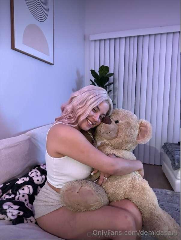 Your favorite mixed girl @mayabijouxxx is waiting to hear al..