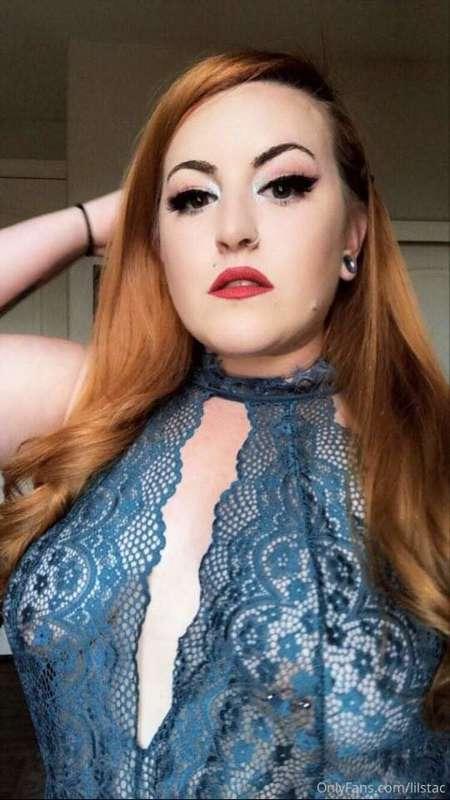 This thick Redheaded Switch is a spitfire 🔥 
Brat for her Da..