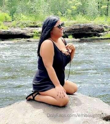 A quick flash down by the river...😜
Happy 4th of July!! 🇺🇸