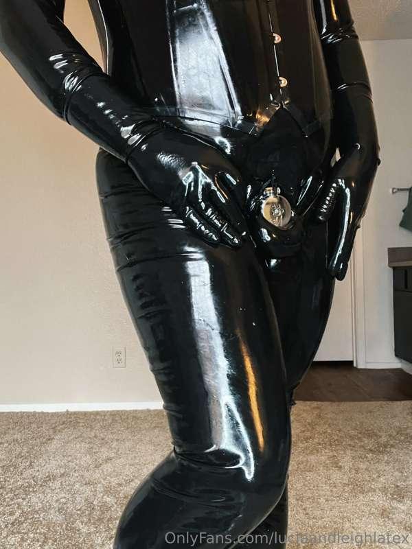 Inverted cage was the best move I ever made 🖤

Something abo..