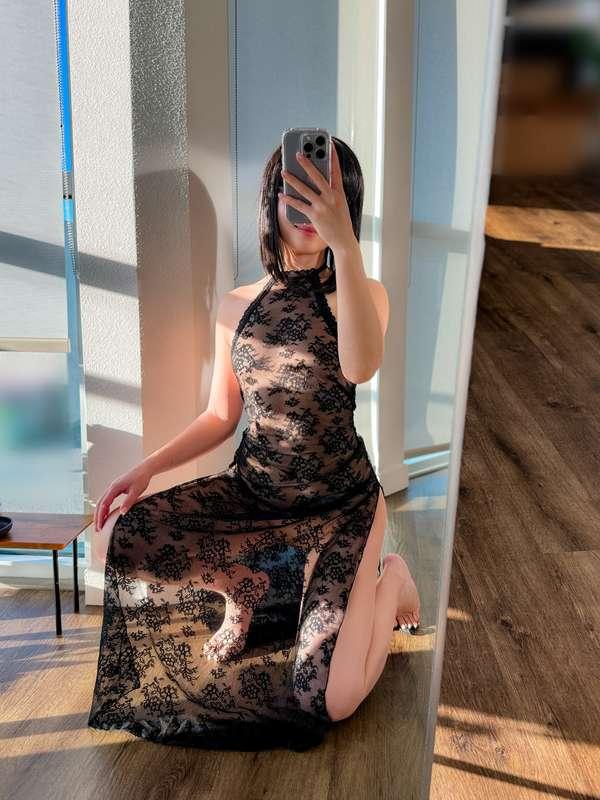 For a dress made from a tablecloth, this isn't half bad, is ..