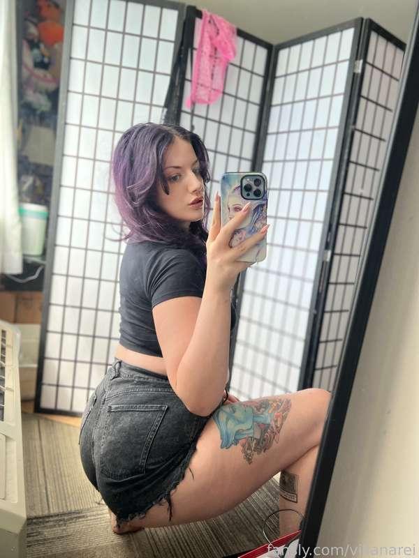 Does my booty look good in these shorts? 🍑

fyp #tall #tallgirl #alt #alternative #altgirl #emo #goth #gothgirl #tattoos #inked #purplehair #croptop #shorts #denim #denimshorts #booty #musclemommy #thicc #thighs #ass #bigbooty #bigass #butt #pawg 