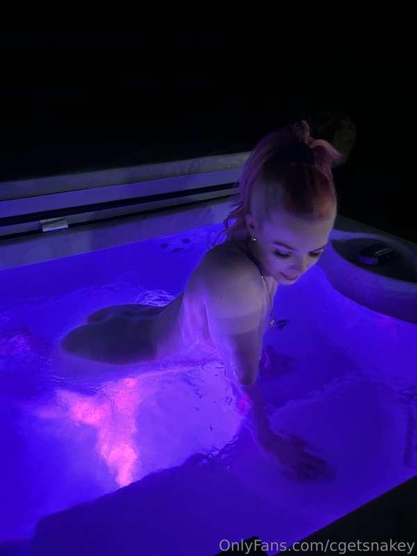Waiting for you to join me 💞💦