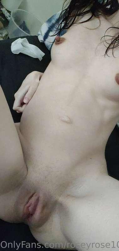 I'm so horny my pussy is literally swollen 💀😂