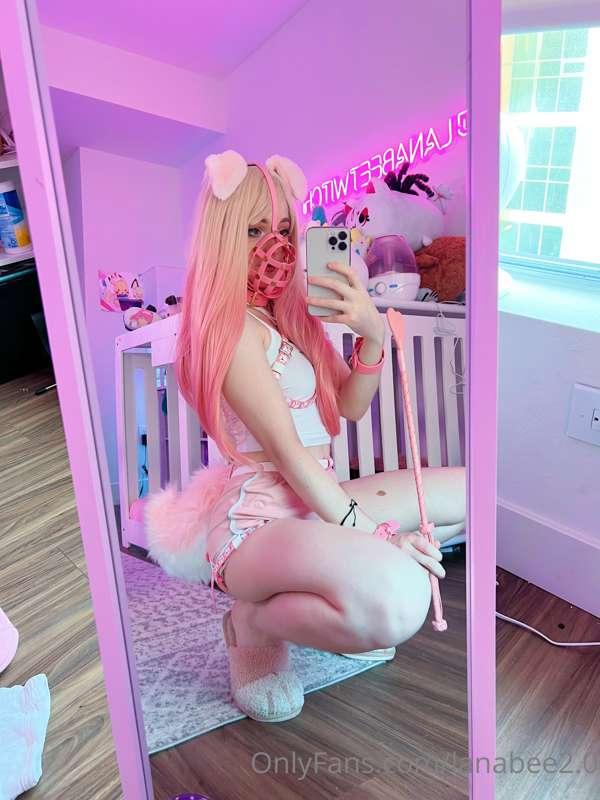 Horny nude puppyplay pics! 
See this set for free on my page..