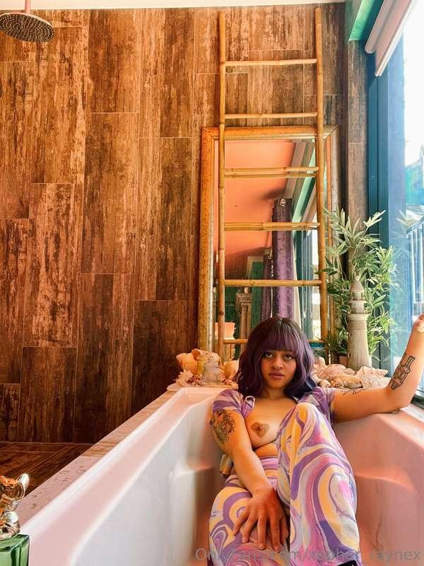 I just shot at THE MOST AMAZING HOUSE!! 

Lot’s of content i..