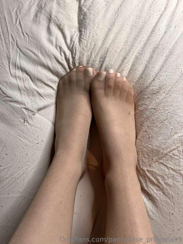 pantyhose_princess99 image #2