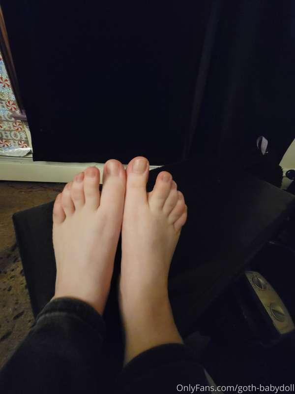 # New Manicure! ????Contribute to my new set and get a pictu..