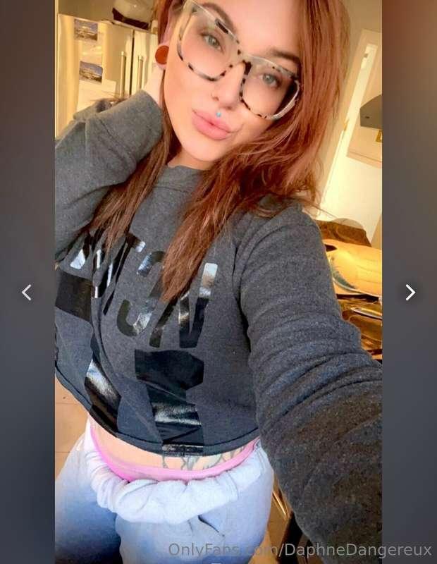 Come see some good stuff on the other OF 😈😘💋