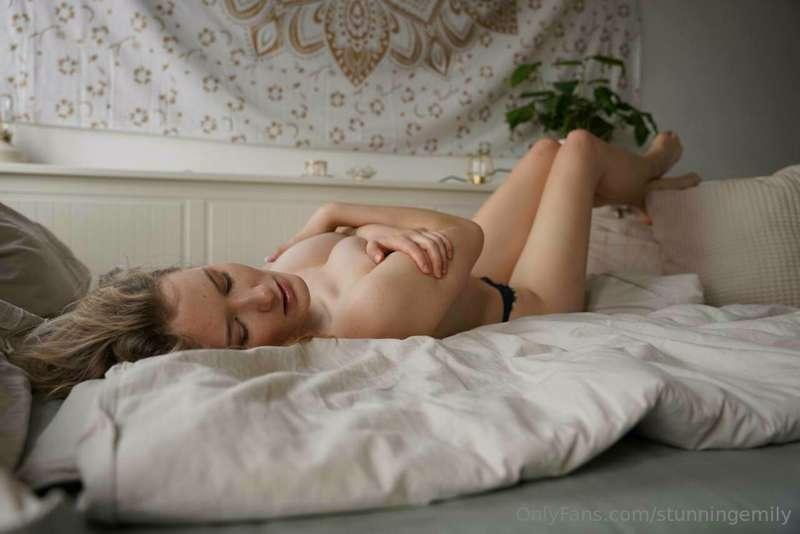 stunningemily image #0