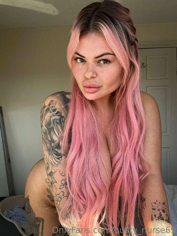 Good morning 💕 no time for make up today