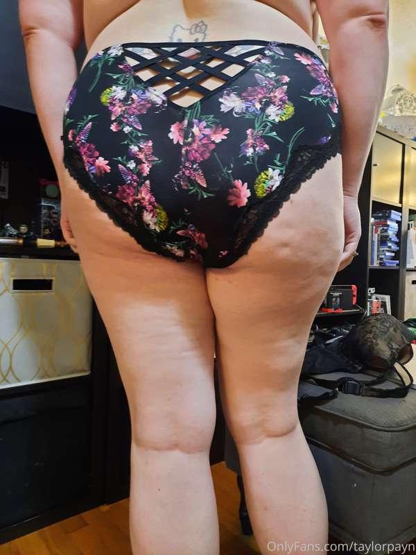 Happy hump day!  Like my new panties?