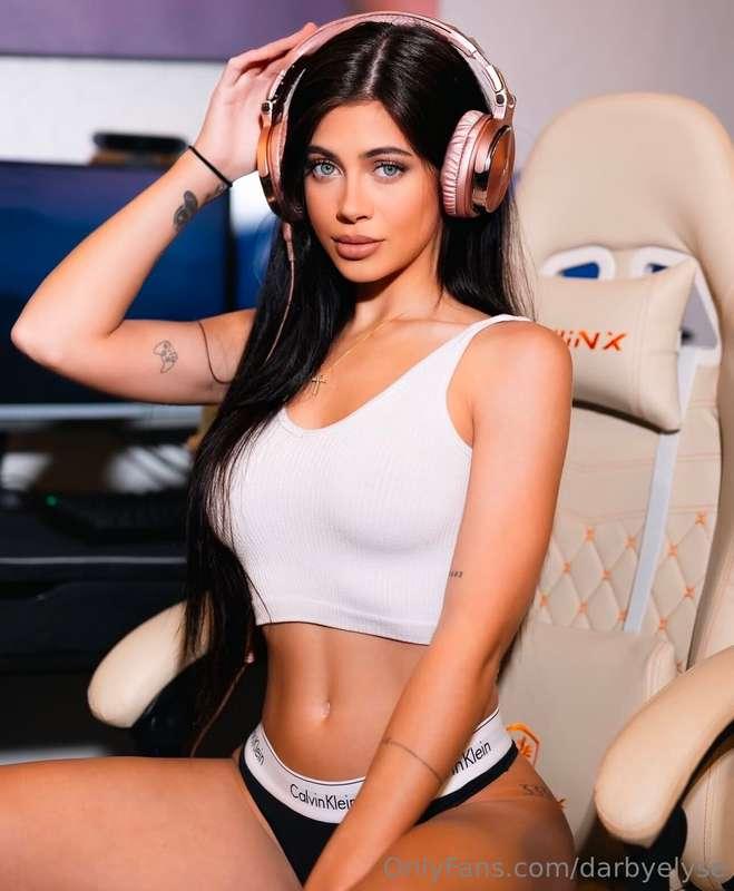 darbyelyse main image
