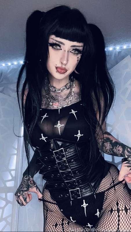 emmamaybyte image #6