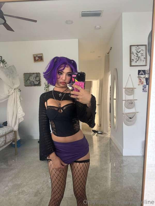 I'm sooo bored today, DM me 🙊